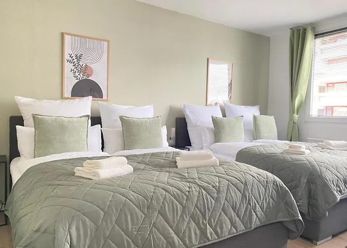Comfortable 3 Room Apartment I 81 M2 I Central L Self-Check-In I Wifi & Netflix