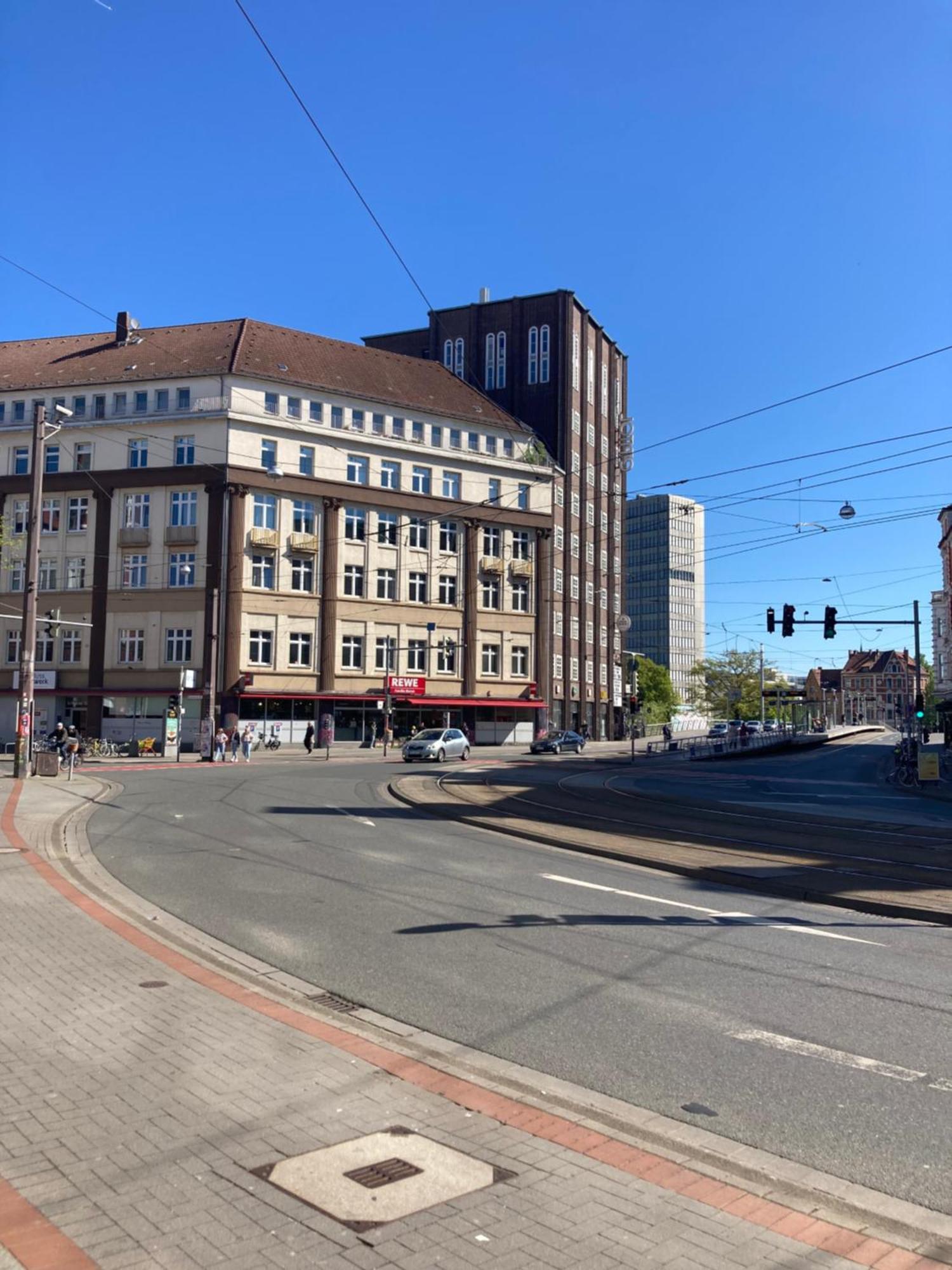 Apartment Comfortable 3 I 81 M2 I L Self-check-in I Wifi & Netflix